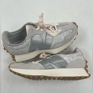 New Balance 327 Size 9